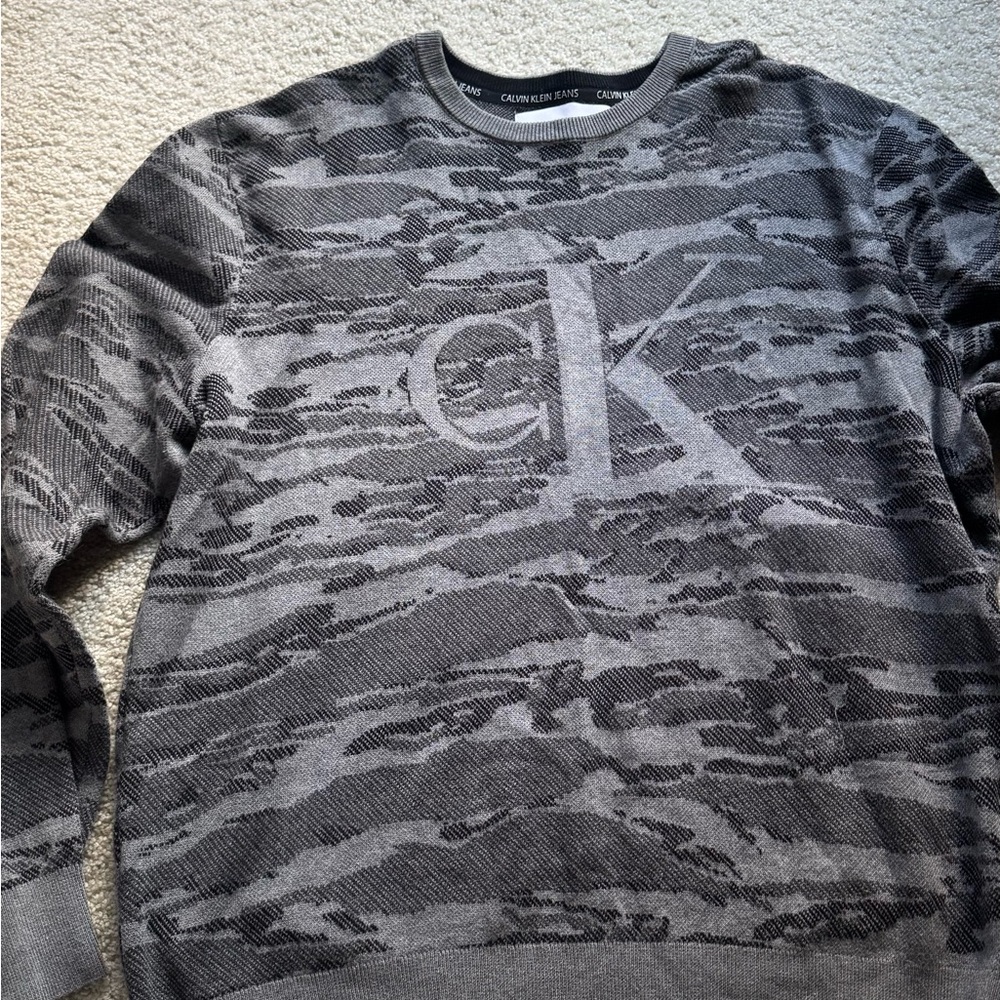 Calvin Klein Men's Camouflage Gray Sweater